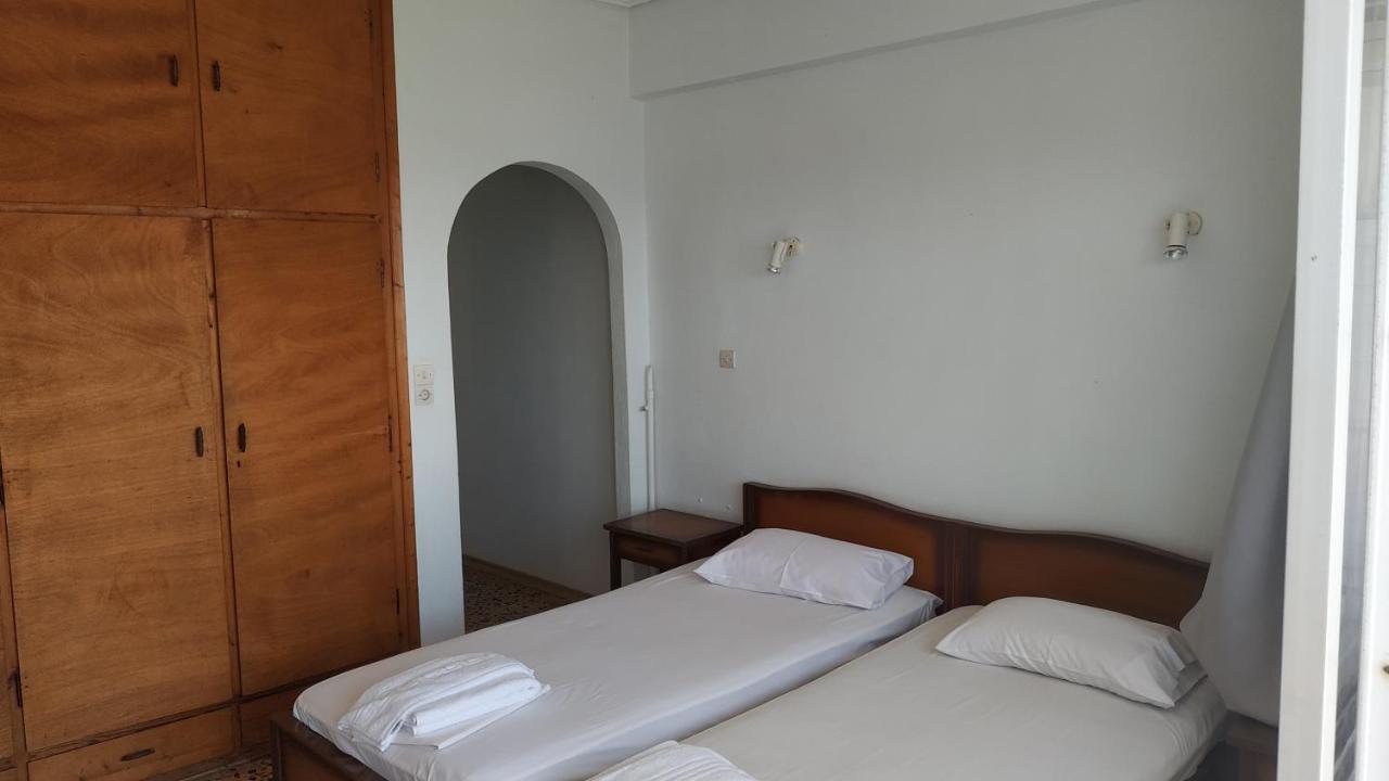 Poulea Rooms カラマタ エクステリア 写真
